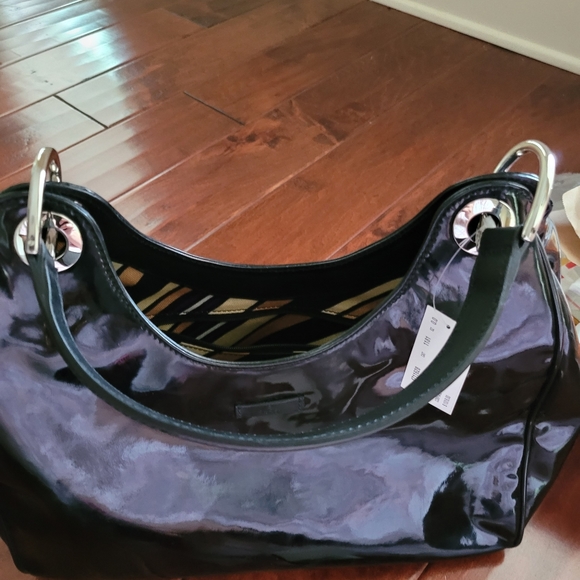 Designer GUCCI Patent Leather Handbag with Dustbag - Picture 2 of 10